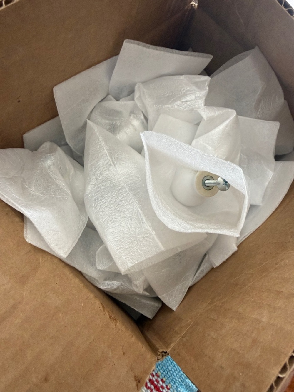 Lot of 34 Vintage 1.5 in White Ceramic Cabinet Knobs - Picture 8 of 8